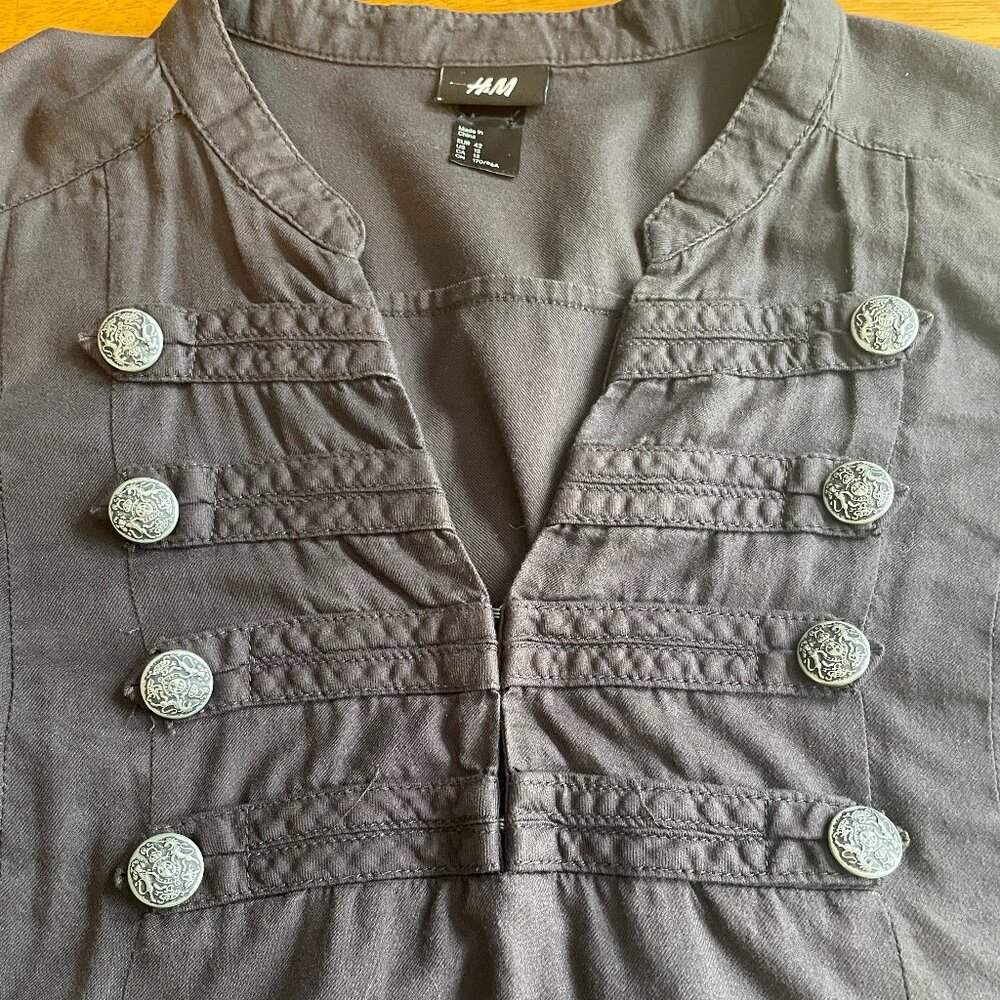 Size 12 H&M black military style top with silver buttons and short sleeves - Picture 10 of 14